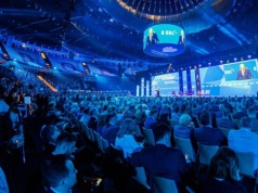 EKG: siła dialogu versus siła sterowanego chaosu