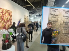 Salon Wiosenny 2026 w nowej galerii. Grand Prix za „kontrolowany śmieć”