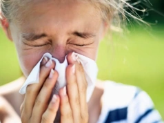 Sezon w pełni, a ekspert uczula: w alergii krzyżowej są objawy, których pacjent nie łączy z alergią