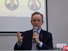 Senator i były marszałek Senatu Tomasz Grodzki w Świdnicy. Przyjechał z sensacyjną nowością
