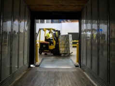 Zielona logistyka to nie tylko elektryczne ciężarówki. Branża szuka oszczędności tu i teraz