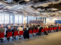 Warszawa. Związki sportowe domagają się dymisji prezesa PKOl-u Radosława Piesiewicza