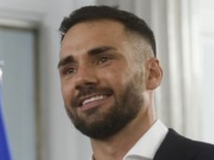 Łukasz Litewka pomagał - i to skutecznie. Na pomoc bezdomnemu zebrał milion złotych w dobę, na dzieci chore na SMA - 7 MILIONÓW