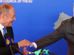 Zaskakujące zachowanie Donalda Tuska na Cyprze. Nagranie staje się hitem na Słowacji