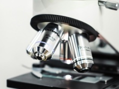 Naukowcy na tropie poważnych chorób. Odkrywanie sekretów białek