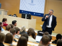 Kuriozalne zwierzenia min. Żurka do studentów UAM w Poznaniu