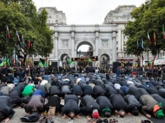 Nielegalne reklamy „tylko dla muzułmanów”, władze – selektywnie krótkowzroczne