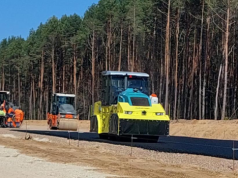 Półmetek na budowie S74 od Mniowa do Kielc