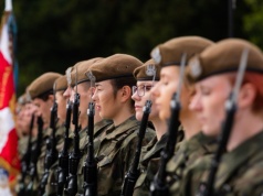 Obowiązkowa służba wojskowa także dla kobiet. Nie chcesz iść? Miej dzieci