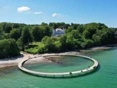 Puste plaże, domki letniskowe i zamki. Kraj 443 wysp chce przyciągnąć Polaków