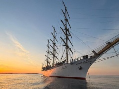 Dar Młodzieży dopłynął do pierwszego portu na trasie do Stanów Zjednoczonych