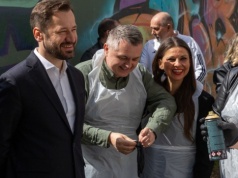 Wielkie zmywanie grafiti w Krakowie. W akcji udział wziął prezydent Aleksander Miszalski