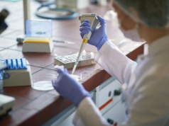 Biotechnologia przyciąga młodych. Uczelnie kuszą karierą i pieniędzmi