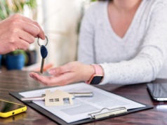 Czekać czy kupować? Co dalej z cenami mieszkań?