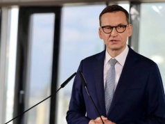 "Szybujmy na dwóch skrzydłach". Morawiecki: Musimy zmierzyć z nowoczesnością