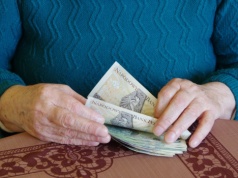 Wielkie świadczenie po 61 latach pracy. Tyle dostaje emerytka z Bydgoszczy