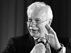 Zmarł Andrzej Olechowski. Współzałożyciel PO miał 78 lat