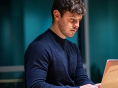 Zawał nie tylko u seniorów – stres i praca zwiększają ryzyko chorób serca