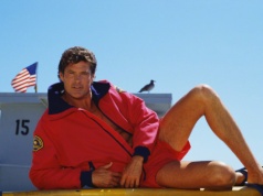 David Hasselhoff na spacerze o balkoniku. Jak poważne są jego problemy ze zdrowiem?