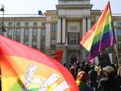 Protest przed kancelarią premiera. "Jesteśmy małżeństwem. Polska tego nie widzi"