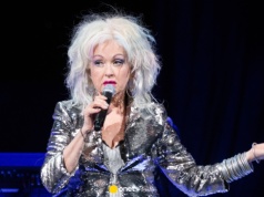 Awantura na koncercie 72-letniej Cyndi Lauper. Ze sceny padły przekleństwa. "Zejdę do ciebie!"