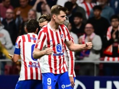 Jest łączony z Barceloną. Jego dwa gole przerwały fatalną passę Atletico