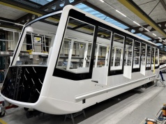 Praga. Kolejka na Petřín z nowymi wagonami