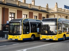 Zmiany kursów KLA w okresie „majówki”