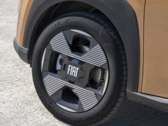 Do sieci trafiło zdjęcie nowego Fiata Fastbacka. To większy brat Grande Pandy i następca Tipo