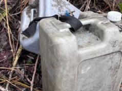 Nocne serie kradzieży paliwa zakończone zatrzymaniem sprawcy. 28- latek w przeciągu miesiąca ukradł 1400 litrów oleju napędowego.