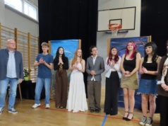 Kwietniowy dodatek “Z życia szkoły”. Co słychać w LOS – ie?