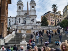 Nawet 500 euro kary. Warto znać przepisy przed wyjazdem za granicę
