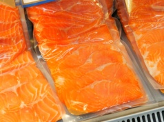 W Polsce jemy bez limitu. Tymczasem kolejne kraje wprowadzają regulacje.