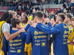 Heroiczna walka Stali i kontrowersje w końcówce. Dziki Warszawa wywożą zwycięstwo z Ostrowa