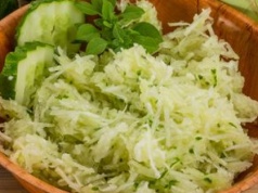 Wszyscy kupują młodą kapustę, ty wybierz Inne warzywo. Zrobisz surówkę, o którą każdy zapyta