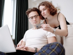 Dzisiaj niemal wszystko można wziąć na raty. Właśnie dlatego jesteśmy biedni