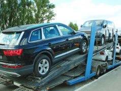 Z frontu na sprzedaż: kulisy „pomocy” Ukrainie