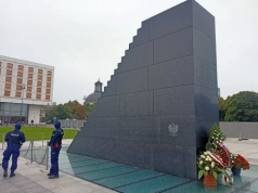 Zmieniona nazwa pomnika smoleńskiego. Ktoś zakpił z ofiar