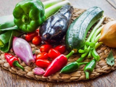 Leczo na chrupiącym placku? To połączenie to prawdziwy hit na grilla