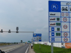 Wjechał na drogę ekspresową i włączył tempomat na 120 km/h. A policja - będzie mandat