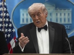 Trump wstał i komentuje. Tak odniósł się do próby zamachu