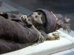 Myśleli, że to martwy alpinista. Okazało się, że ciało leżało w lodzie ponad 5000 lat