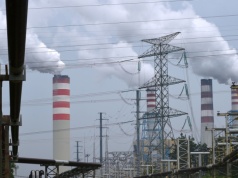 Polska powinna zmienić strategię? "Energetyka w razie wojny jest zbyt łatwym celem"