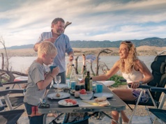 Amerykański sen polskiej rodziny w kamperze. Kozłowscy zostawili wygodne życie na etatach i ruszyli w świat kamperem. Przy okazji robią na tym niezły biznes