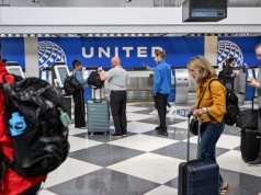 Linie lotnicze szykują nas na ciężkie wakacje. Tryb "podwyżka" nie zniknie nawet, gdy ceny paliwa spadną