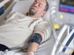 Zostają w szpitalu, bo nie ma się nimi kto zaopiekować. 184 seniorów w kolejce do olsztyńskich DPS-ów