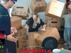 Małgorzata Kożuchowska odtworzyła scenę w kartonach. Znowu zmartwychwstała