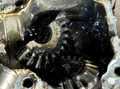 To często jedyna, ale poważna awaria przekładni rozsiewacza. Zobacz, jakie są konsekwencje