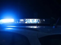 Zniszczył auto dla „rozrywki”. 44-latek miał 3 promile i wraca na ławę oskarżonych