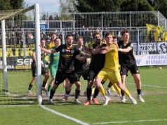 Naprzód w „10″ remisuje z Siarką